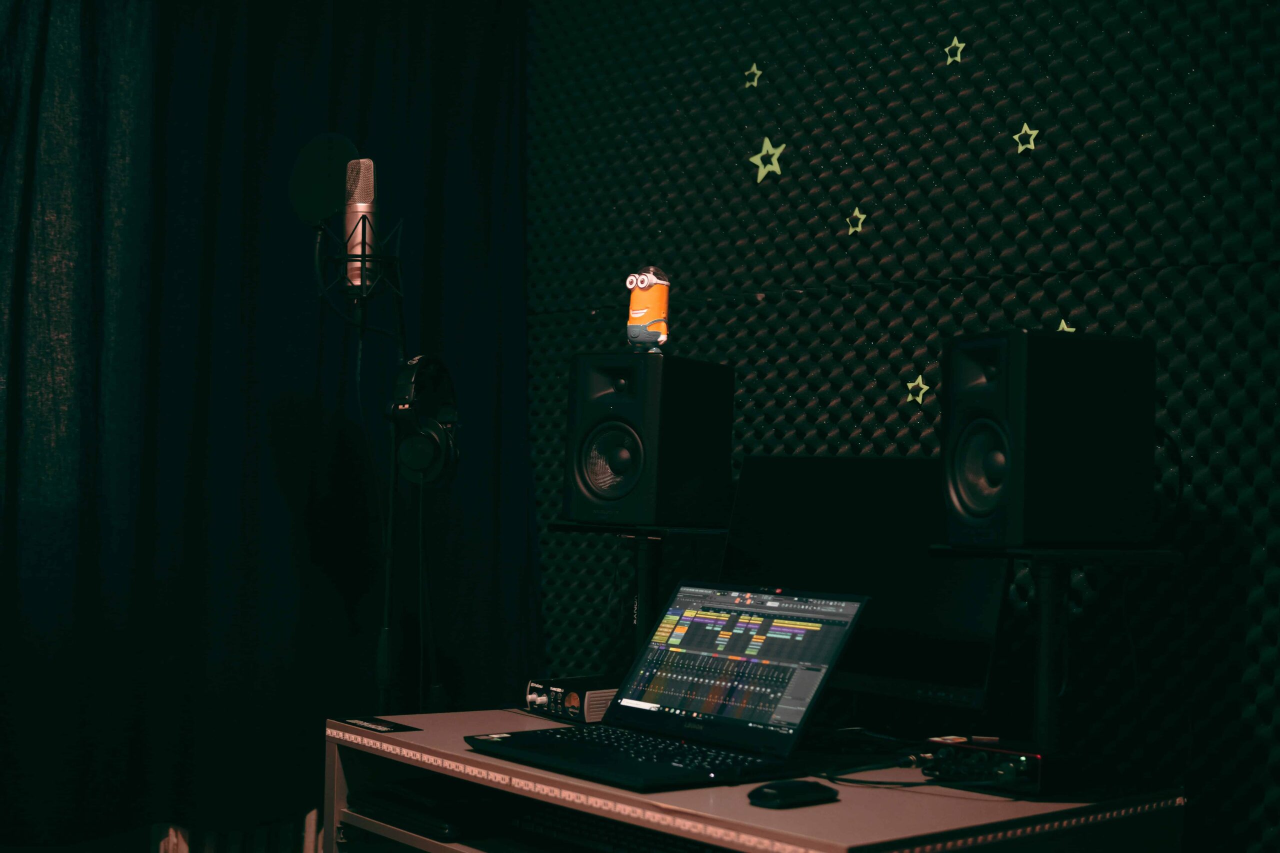 Descubre el mundo de los estudios domésticos para locución y diseño de sonido