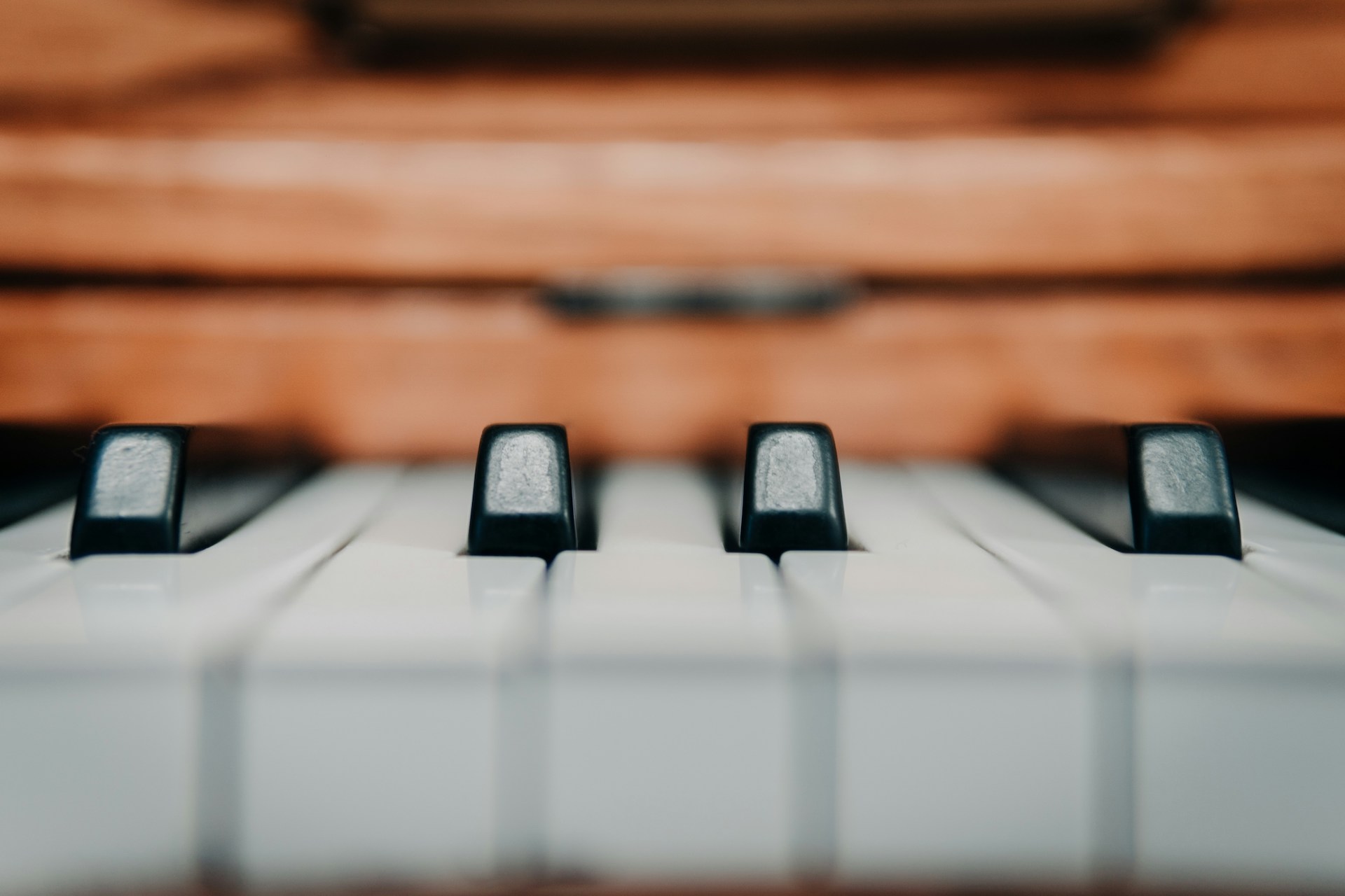 Audiobird: en ningún otro lugar están tan cerca los productores de audio, los locutores y los compositores