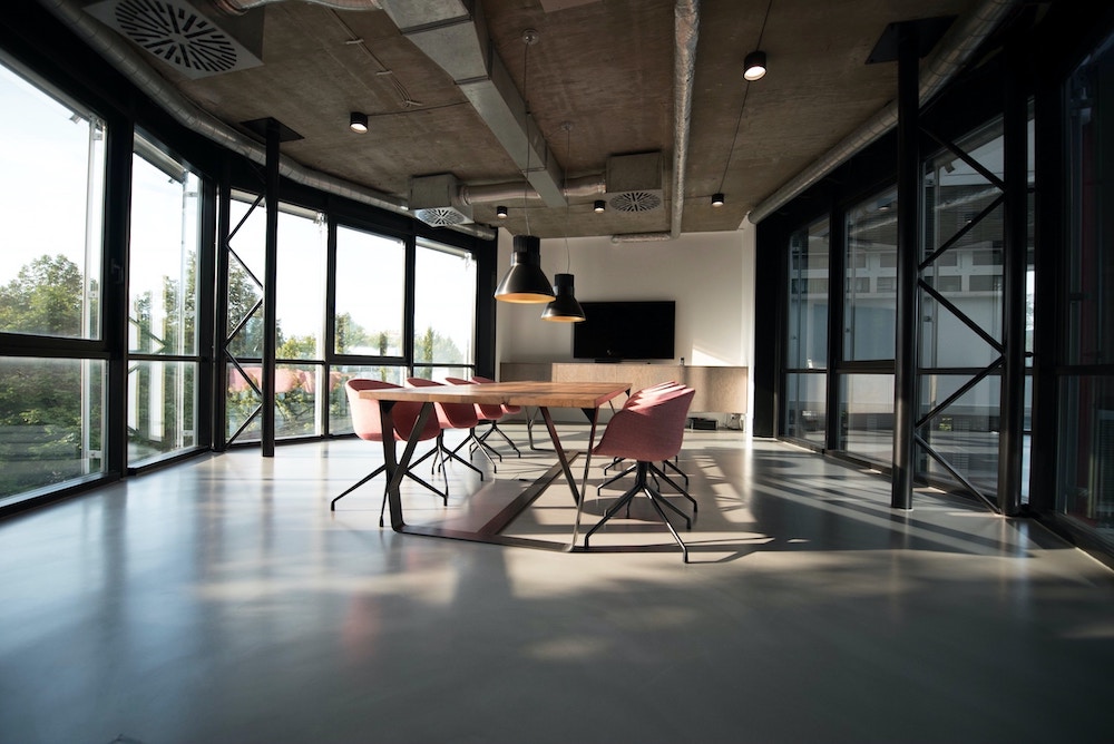 Producción de audio para vídeos corporativos: con música, diseño de sonido y locución