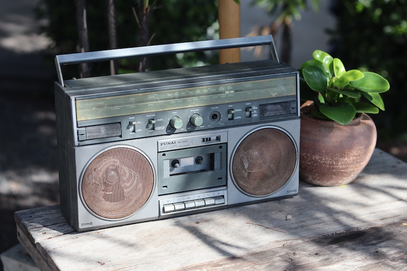 Cuña de radio de primera categoría con una voz masculina de gran calidad