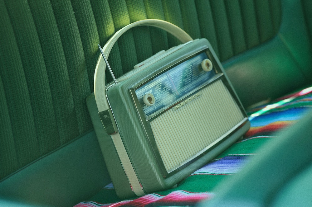 Locutor para cuñas de radio regionales o publicidad de audio online
